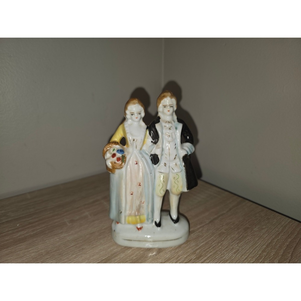 Vintage Made in Occupied Japan Porcelain Colonial Couple Figurine Flower Basket
